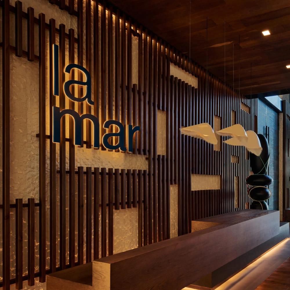 La Mar Doha evening ambience